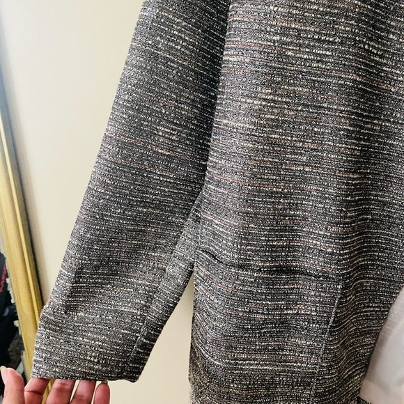 Blazer - Picture 10 of 17